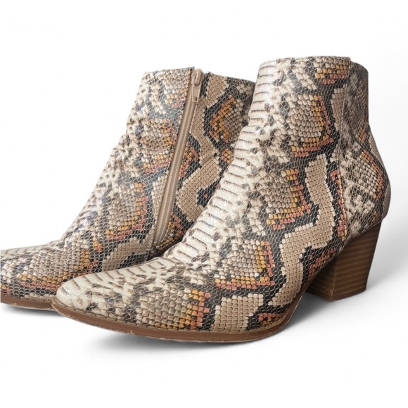 Coconuts by Matisse “Going West” Woman’s Size 8 Snakeskin Booties - Picture 1 of 7